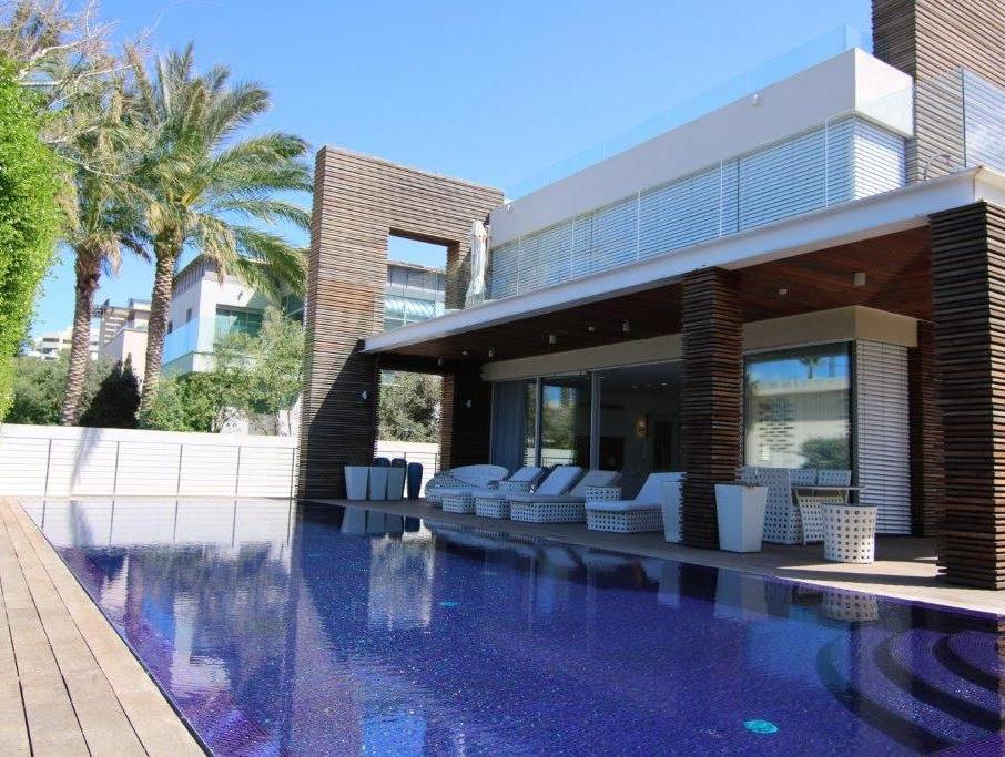 Luxurious villa for sale in Herzliya Pituach, Israel.